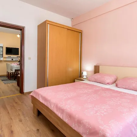 3 Bedroom Lovely In Apartment Fazana