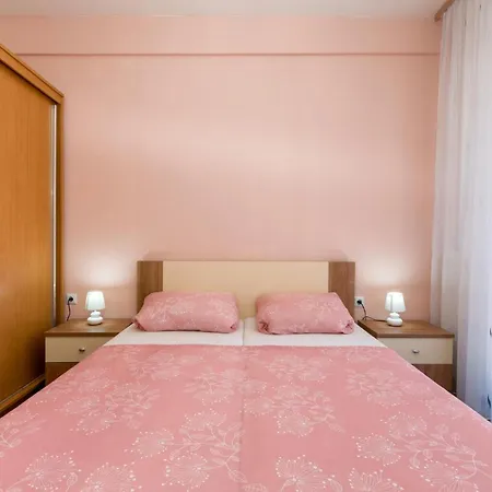 3 Bedroom Lovely In Fazana