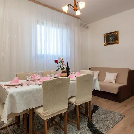 3 Bedroom Lovely In * Fazana