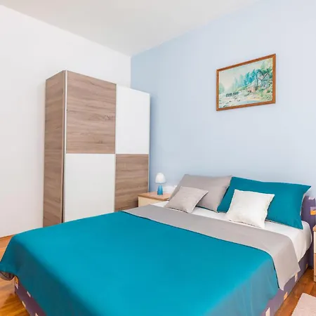 Apartment 3 Bedroom Lovely In