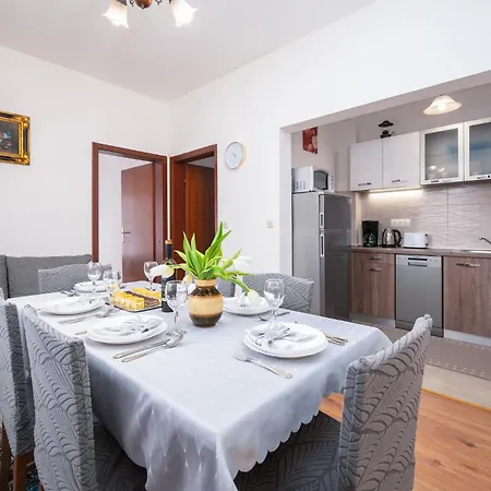 3 Bedroom Lovely In *