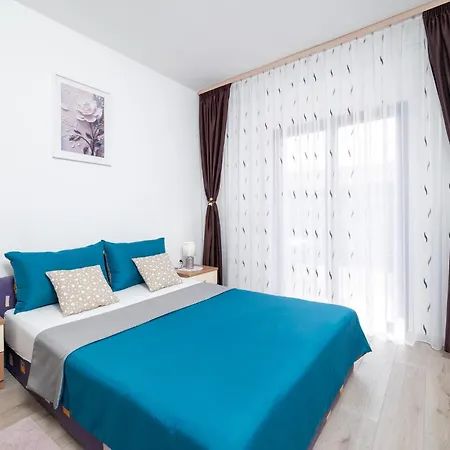 3 Bedroom Lovely In Apartment Fazana