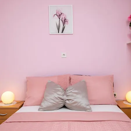 3 Bedroom Lovely In Apartment